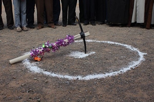 عملیات اجرایی ۱۸ پروژه بنیاد مسکن در دشتستان آغاز شد